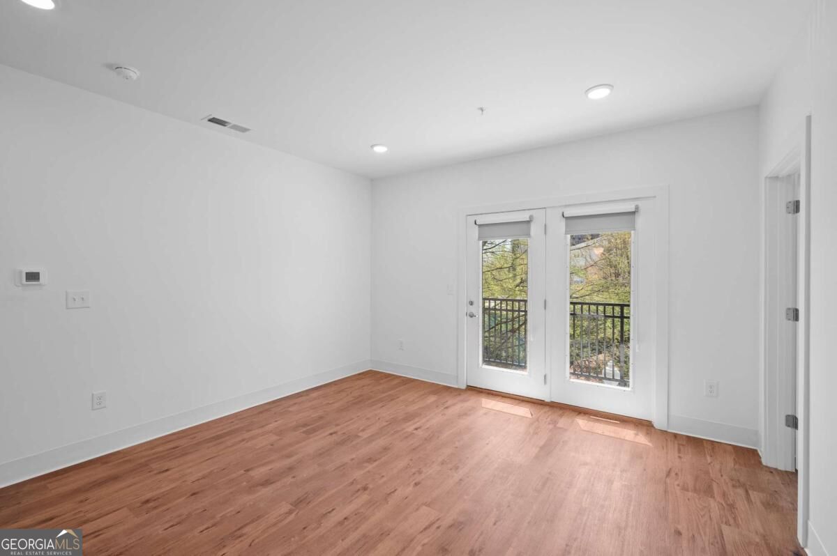 456 Flat Shoals Avenue Se # 402 Property Photo 4