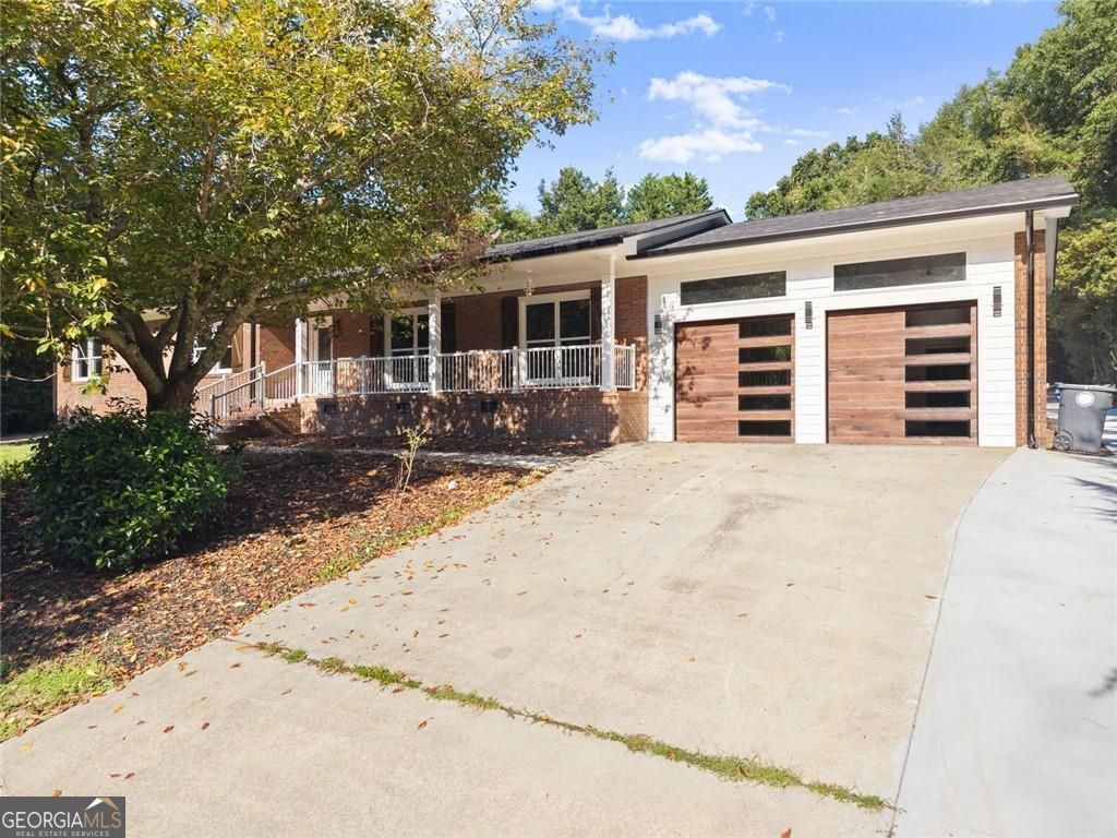 1492 Burns Drive Ne Property Photo 5