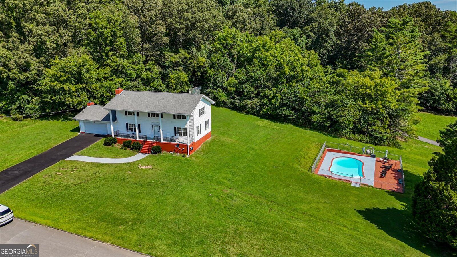 60 Shamrock Drive Property Photo 4