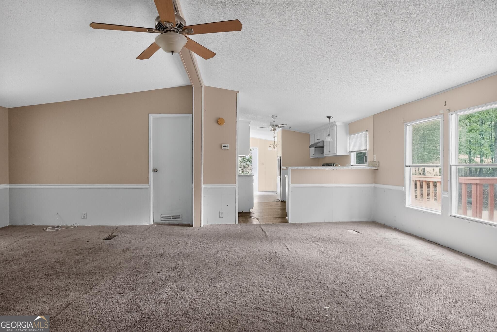 150 Country Creek Road Property Photo 5