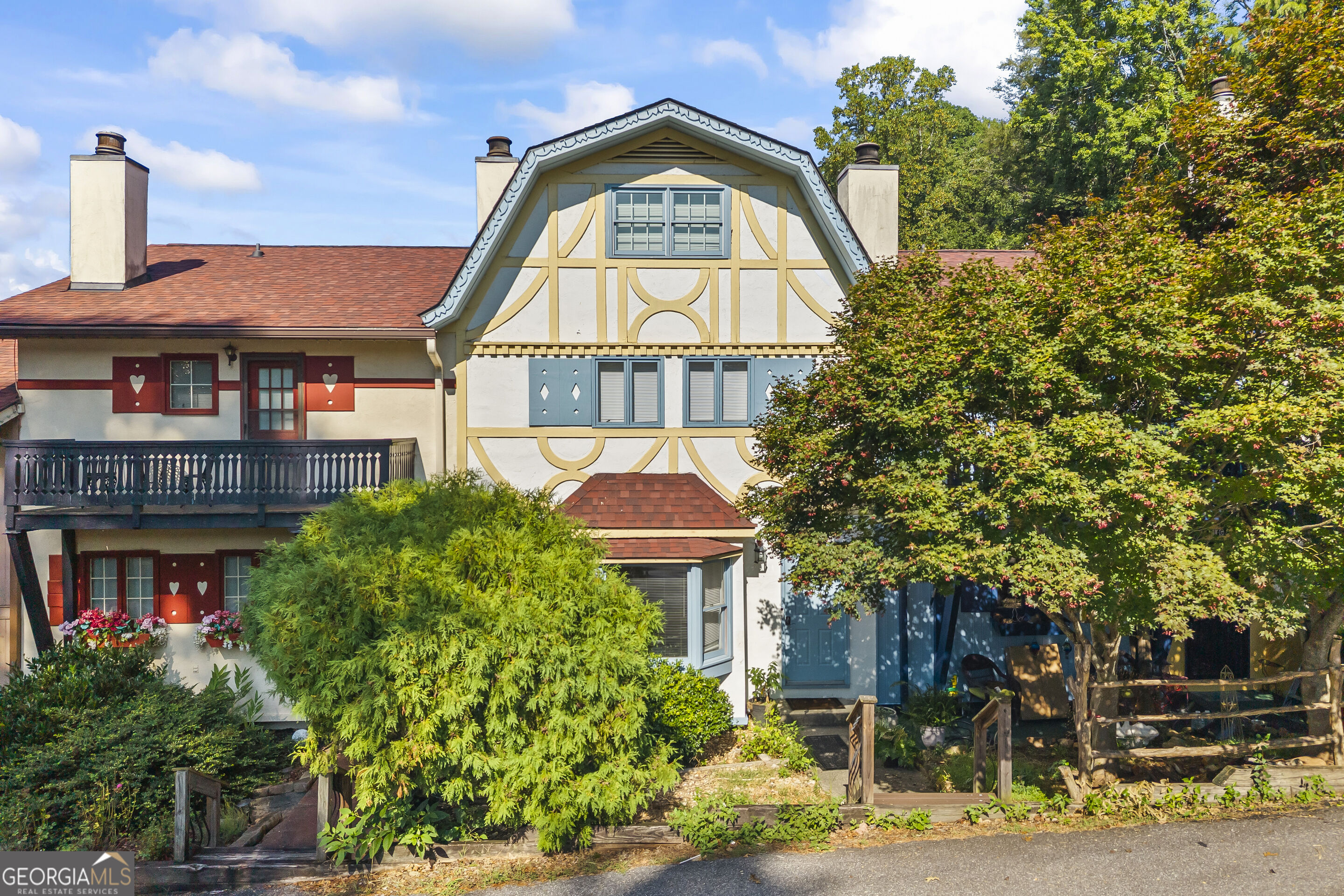 71 White Strasse # F