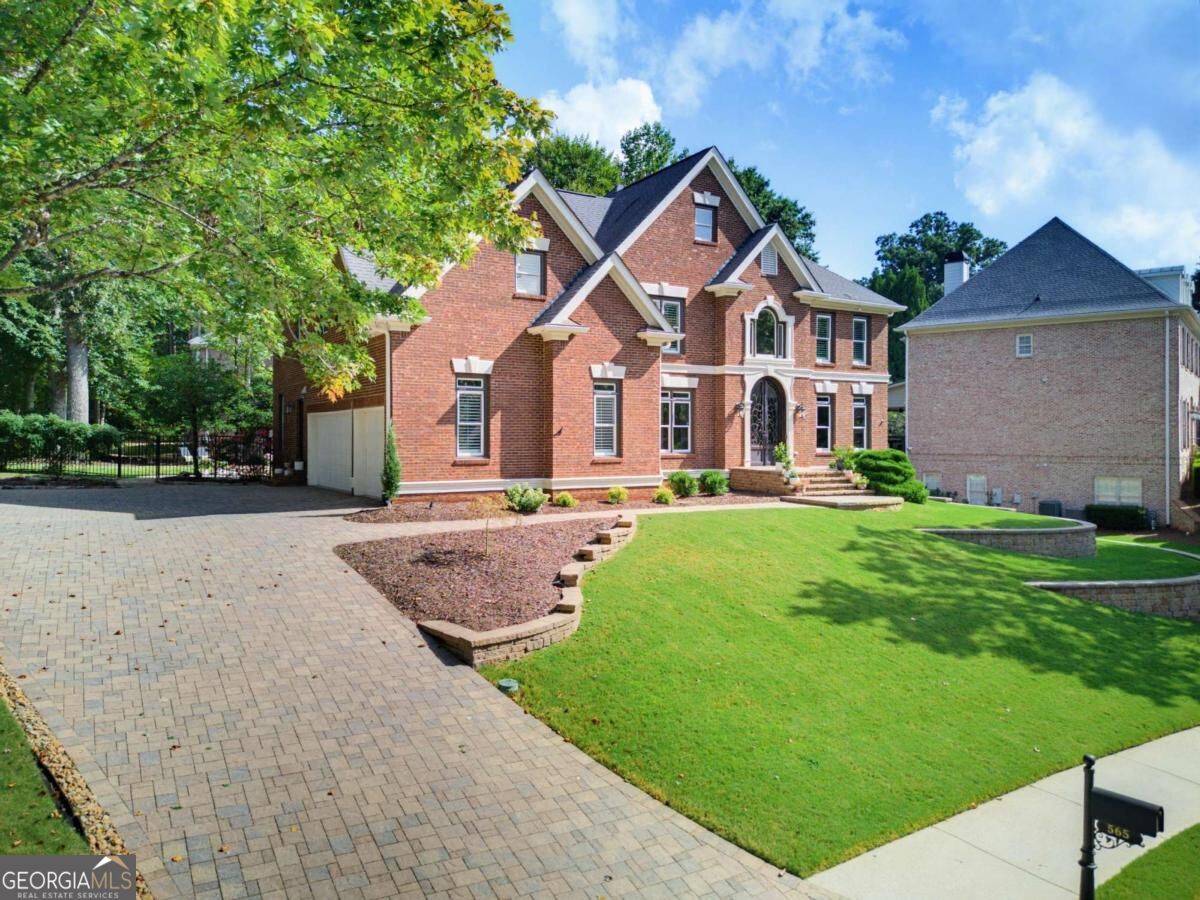 565 Greenview Terrace Property Photo 7