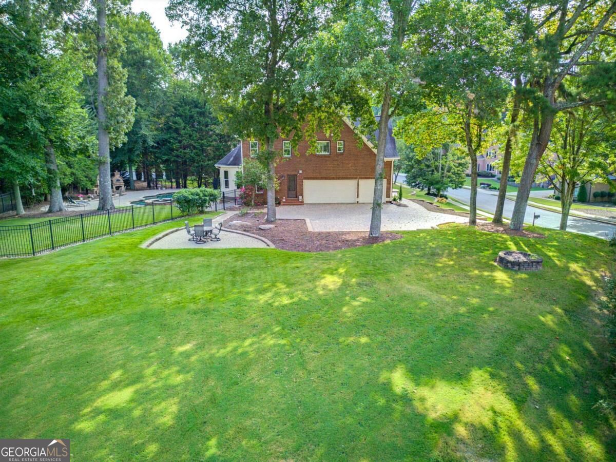 565 Greenview Terrace Property Photo 10