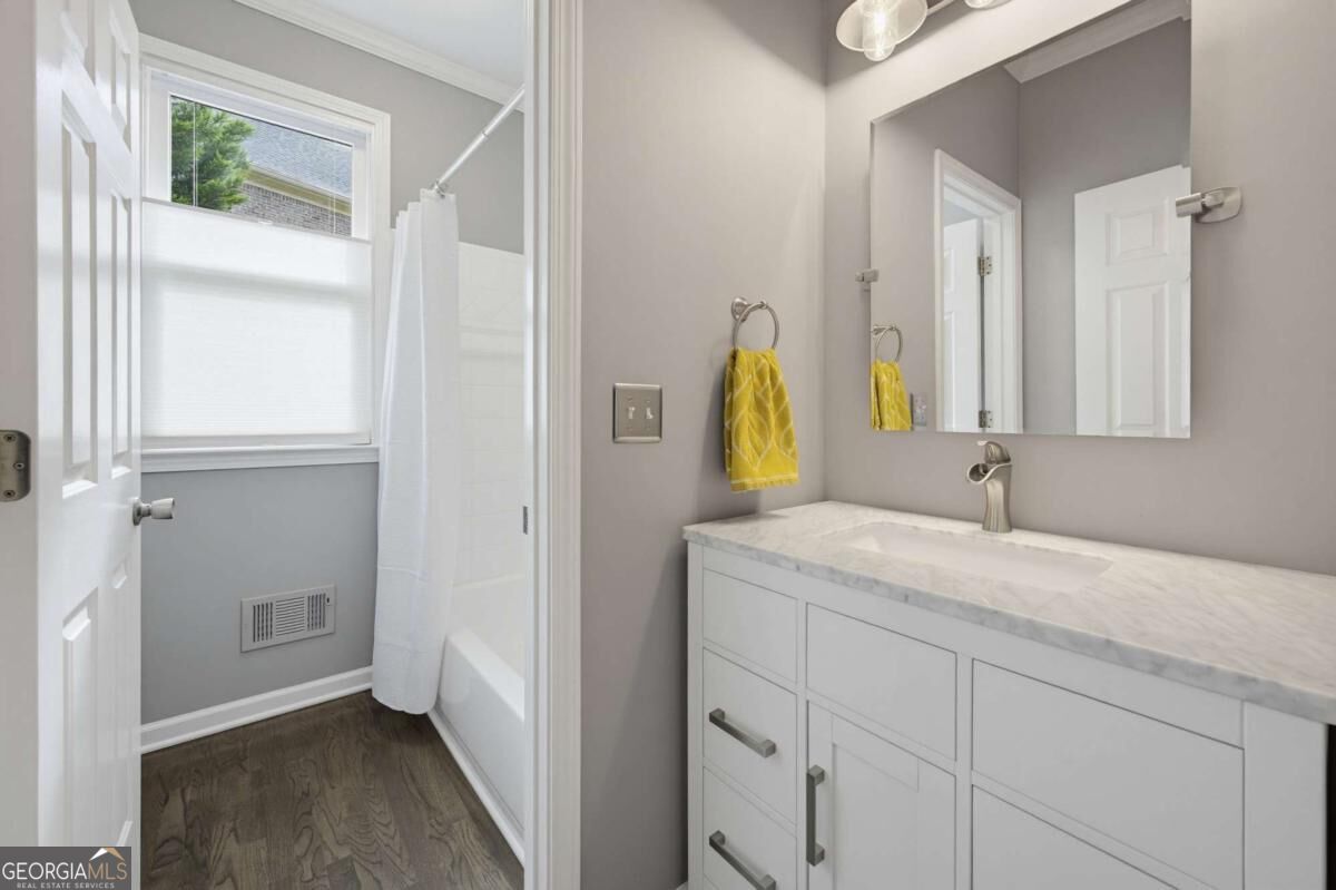 565 Greenview Terrace Property Photo 45