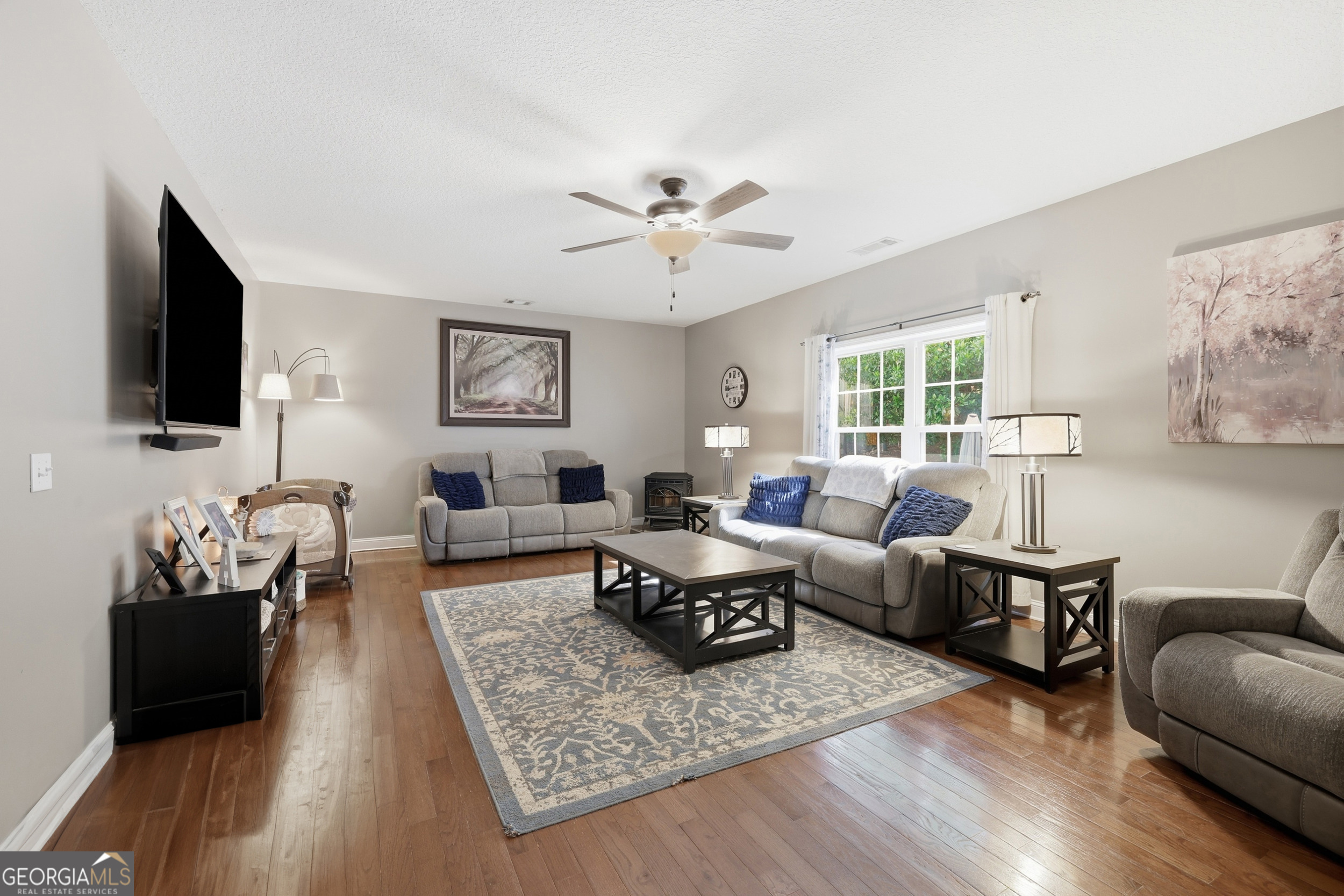 980 Falls Road Property Photo 3