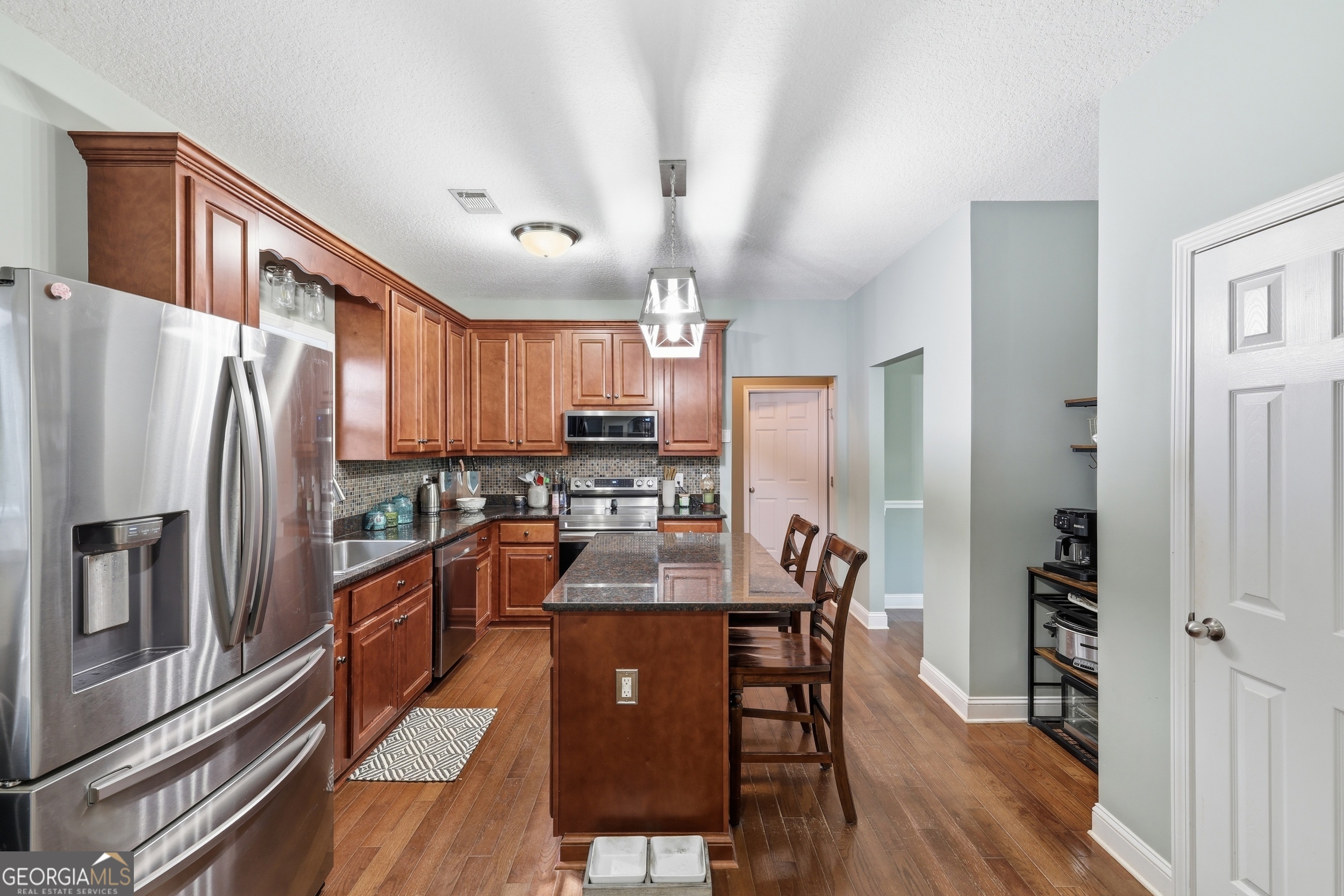 980 Falls Road Property Photo 8