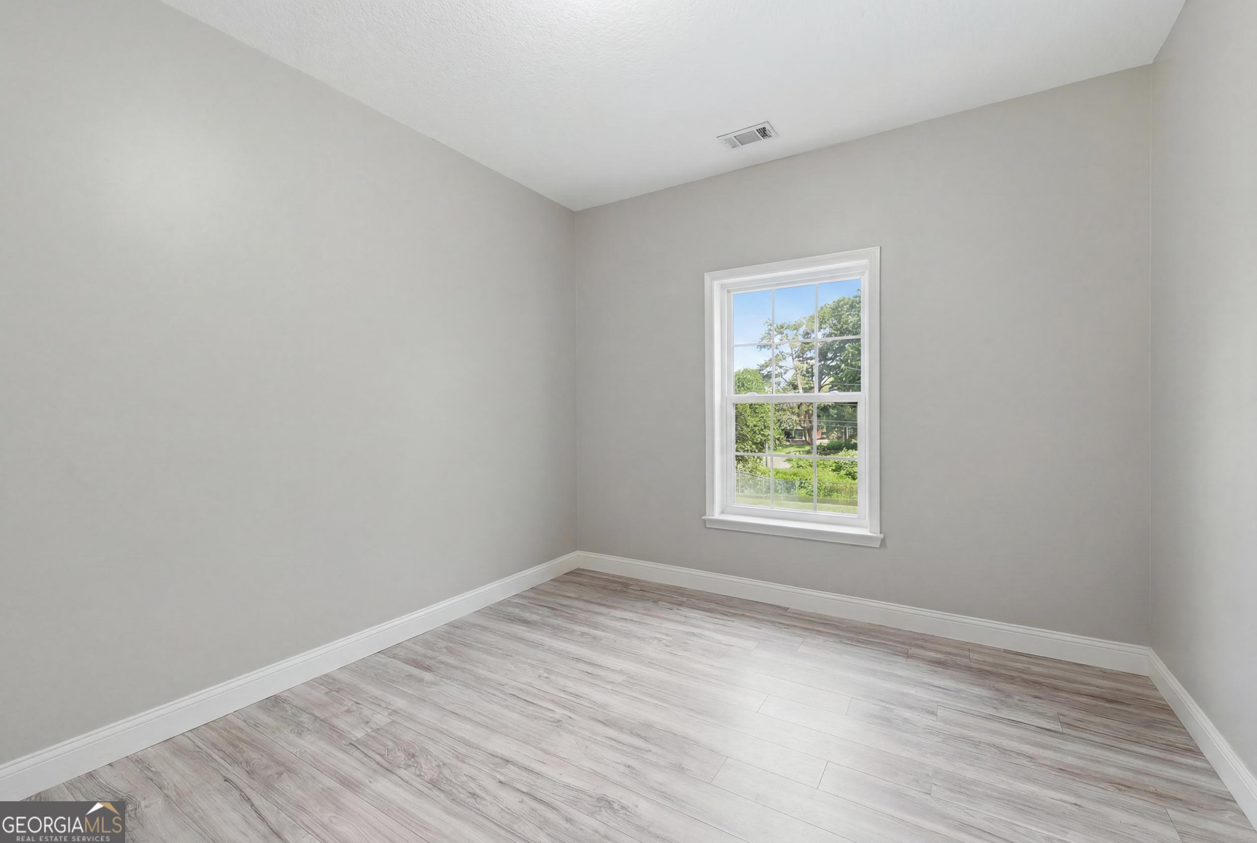 980 Falls Road Property Photo 24