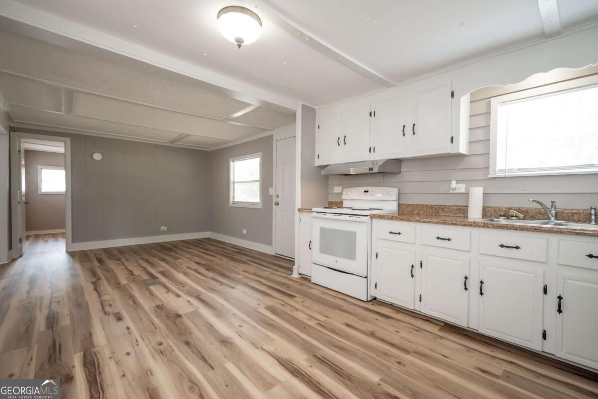 146 Amberly Drive Property Photo 11