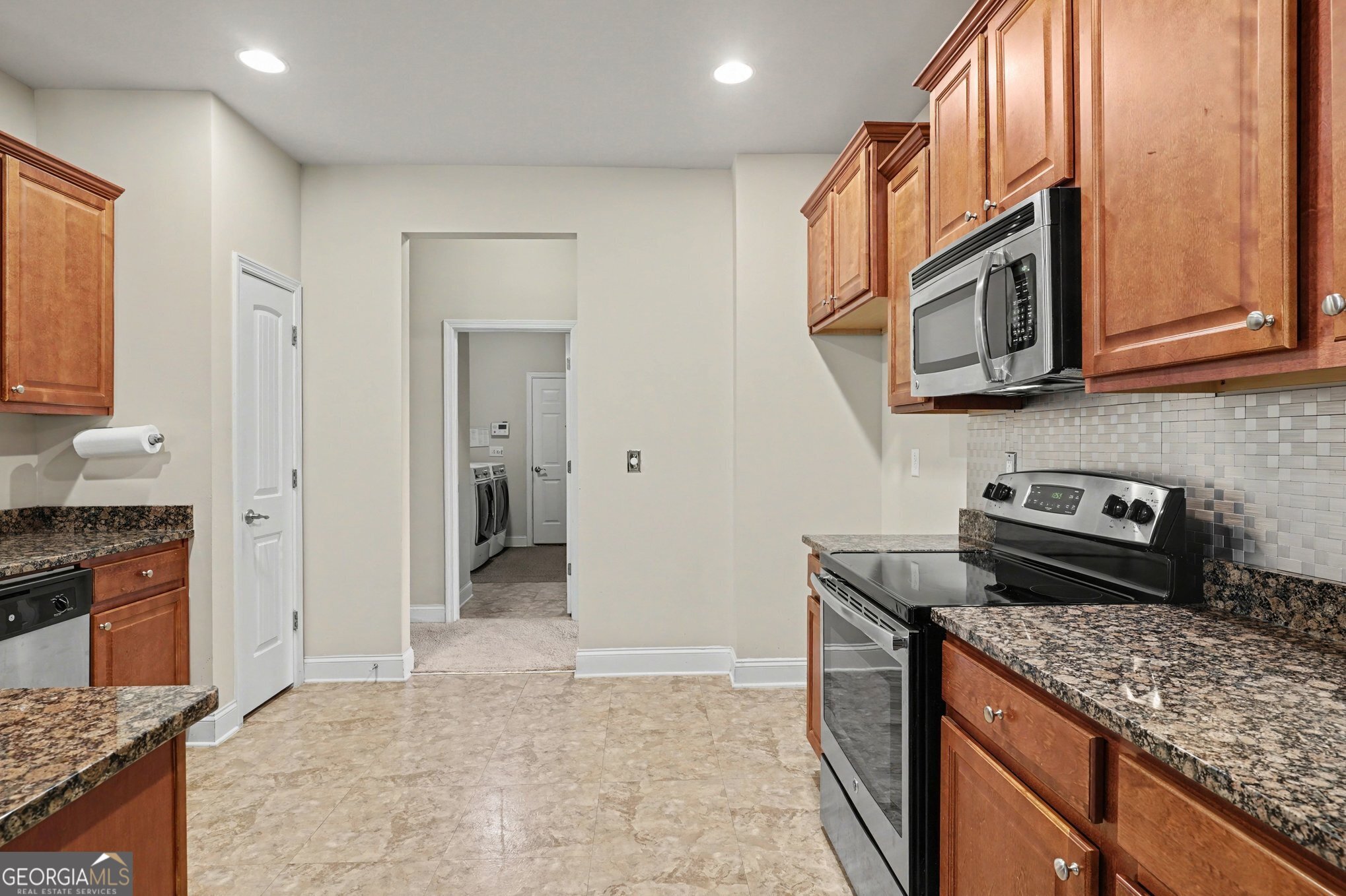 1024 Yorkshire Drive Property Photo 13