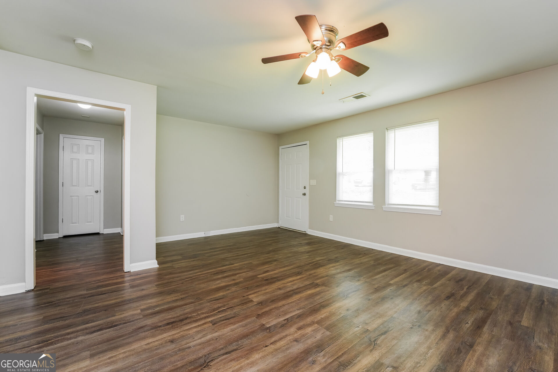 250 North Bluff Rd Property Photo 5