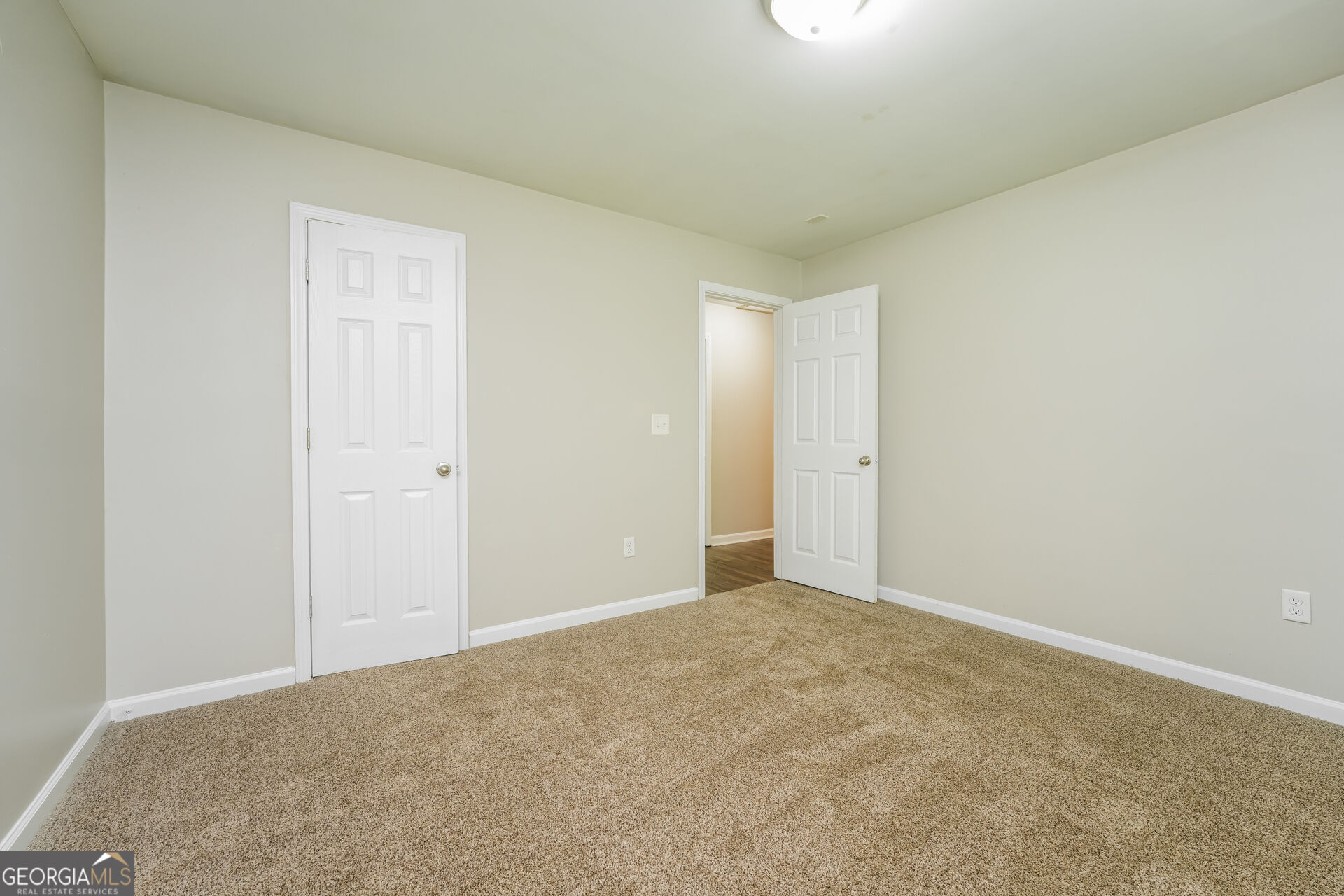 250 North Bluff Rd Property Photo 9