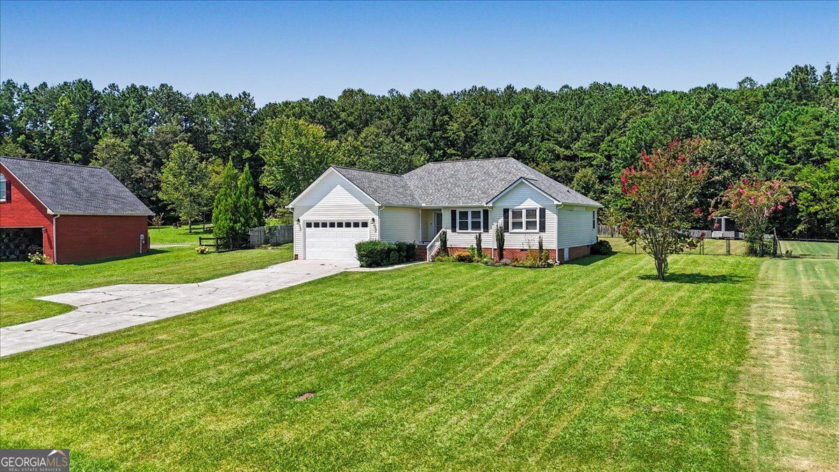 65 Windmill Drive Se Property Photo 2