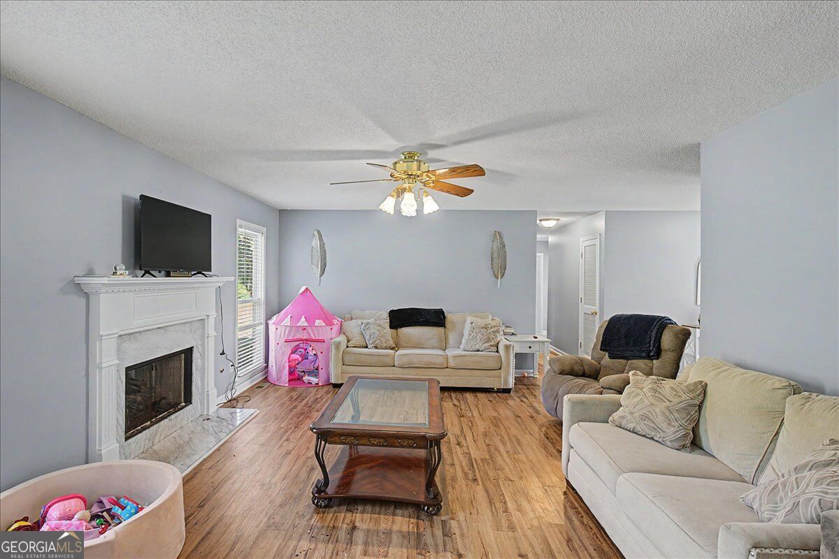 65 Windmill Drive Se Property Photo 6