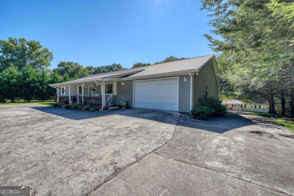 161&177 Butterfly Lane Property Photo 1
