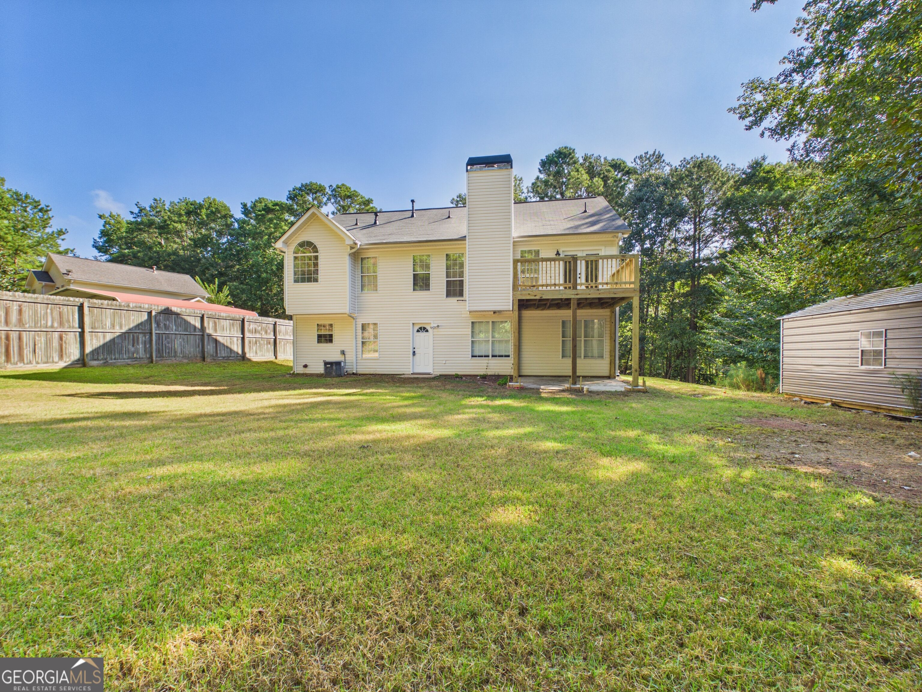 75 Lauren Overlook Property Photo 4