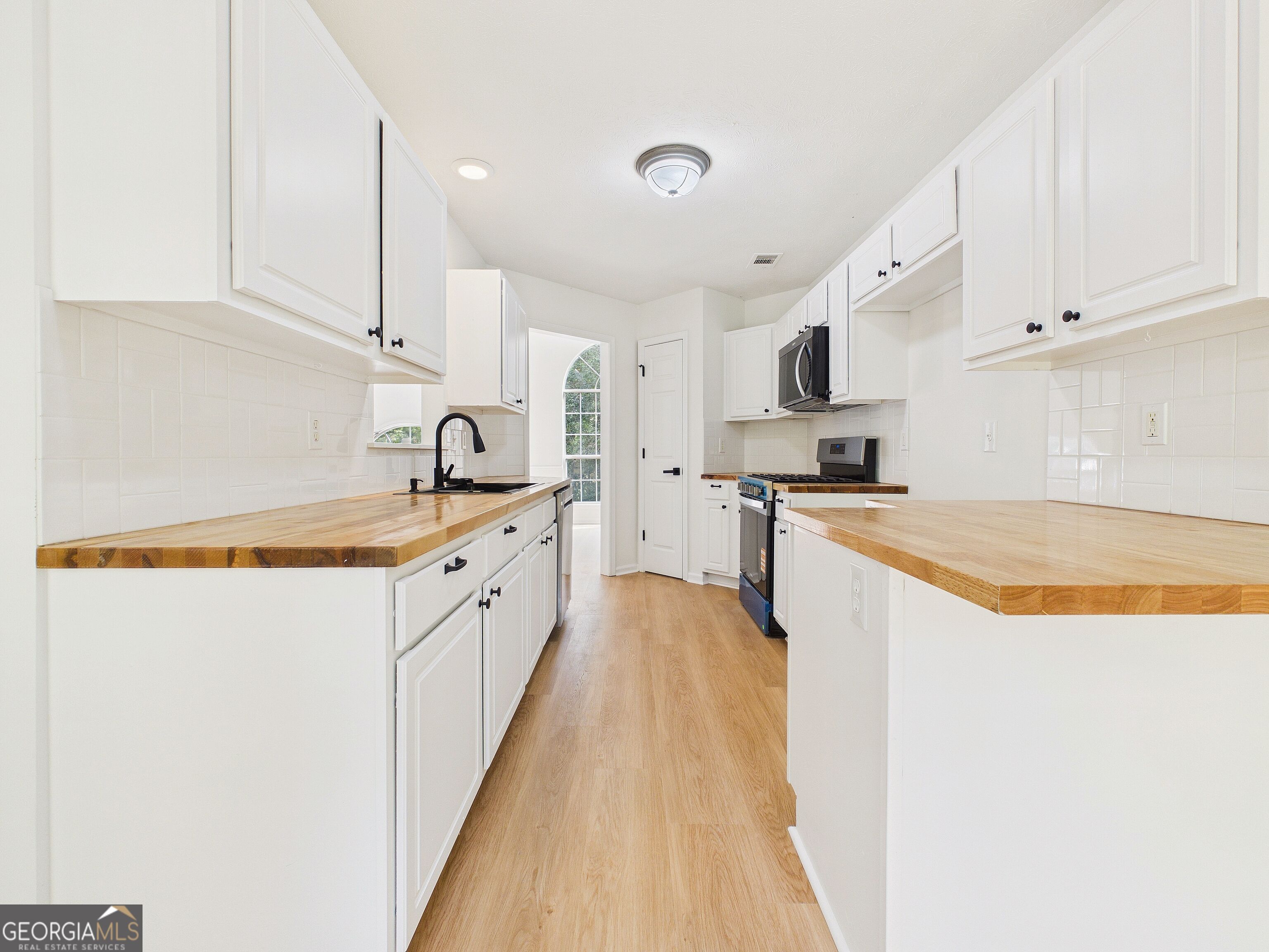 75 Lauren Overlook Property Photo 11
