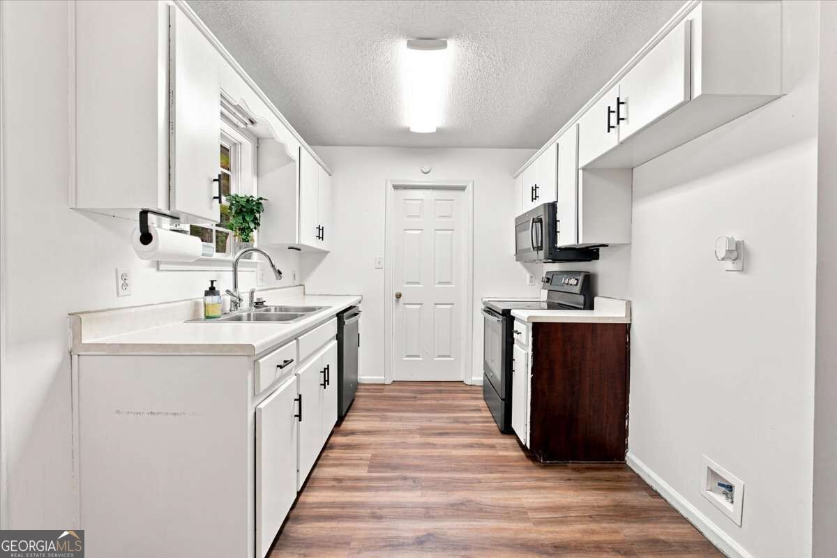 452 Parrish Road Property Photo 6