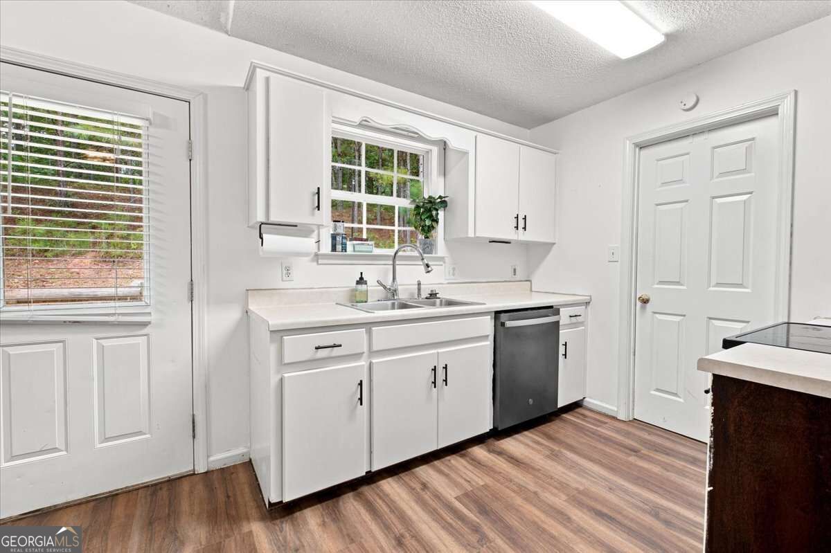 452 Parrish Road Property Photo 8