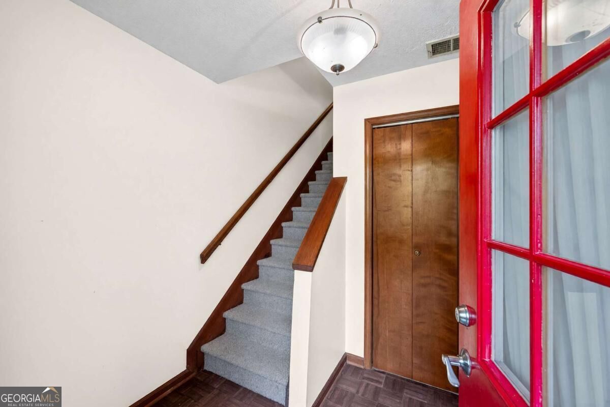568 Stratford Green Property Photo 3