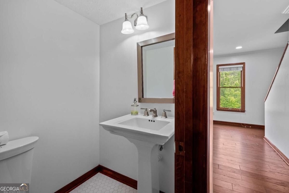 568 Stratford Green Property Photo 5
