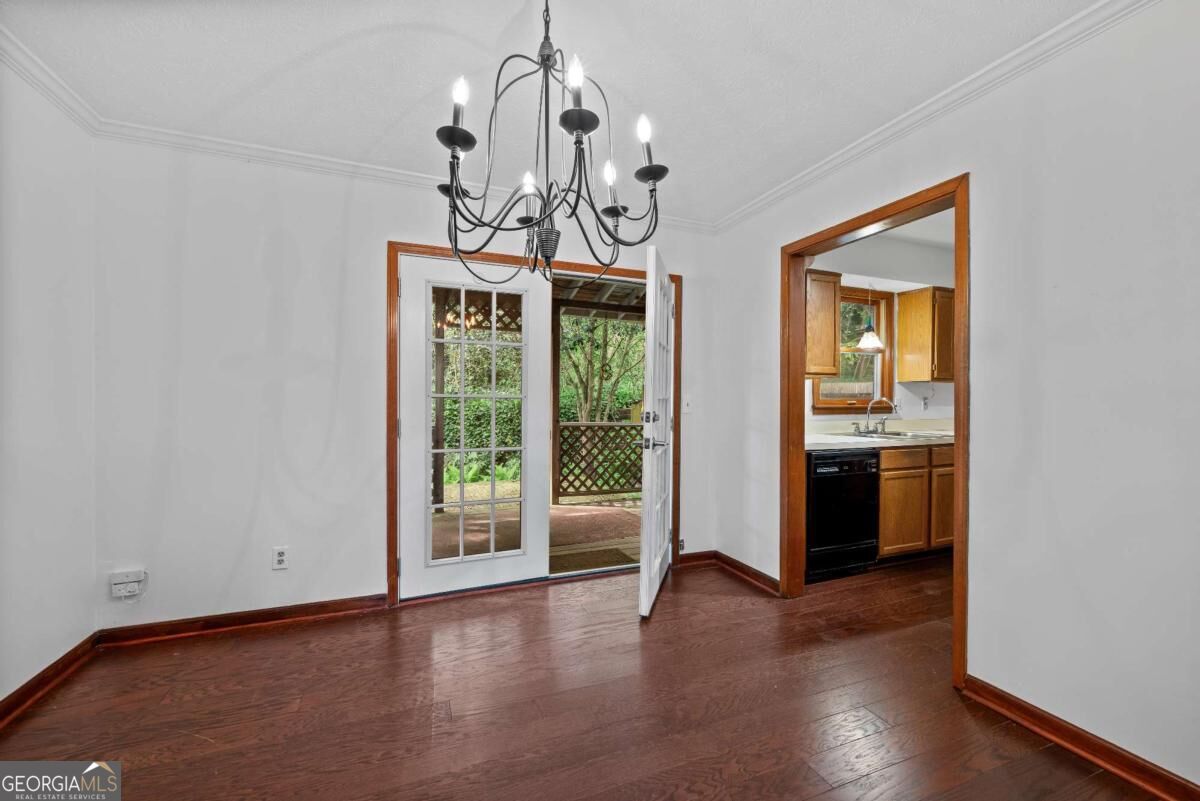 568 Stratford Green Property Photo 6