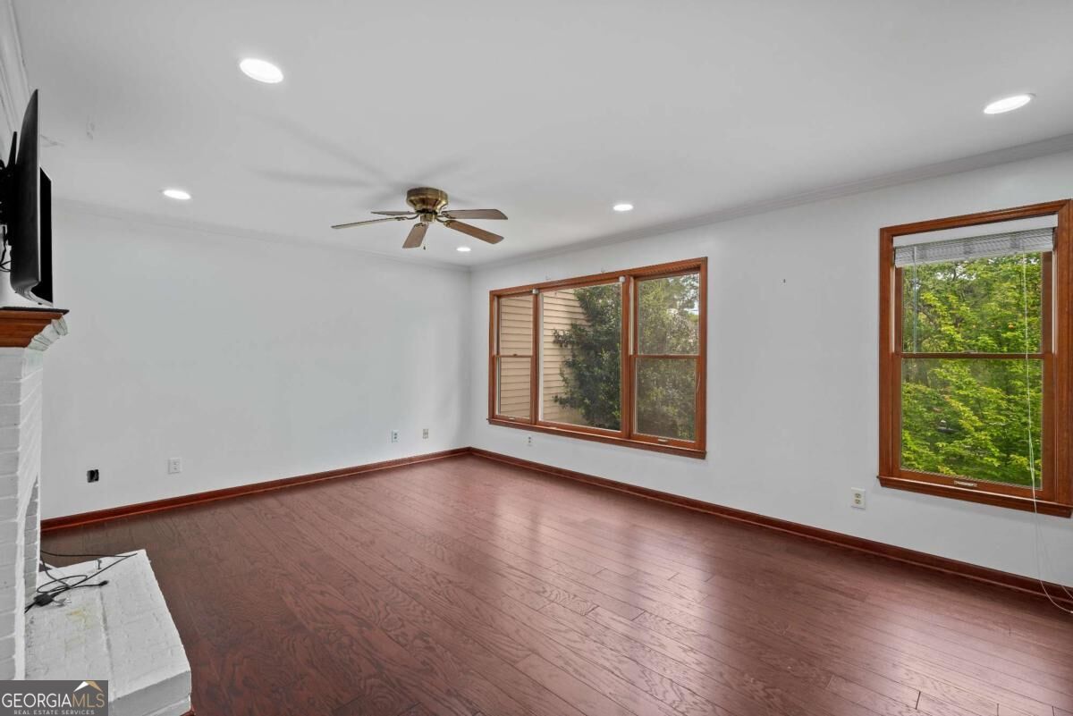568 Stratford Green Property Photo 8