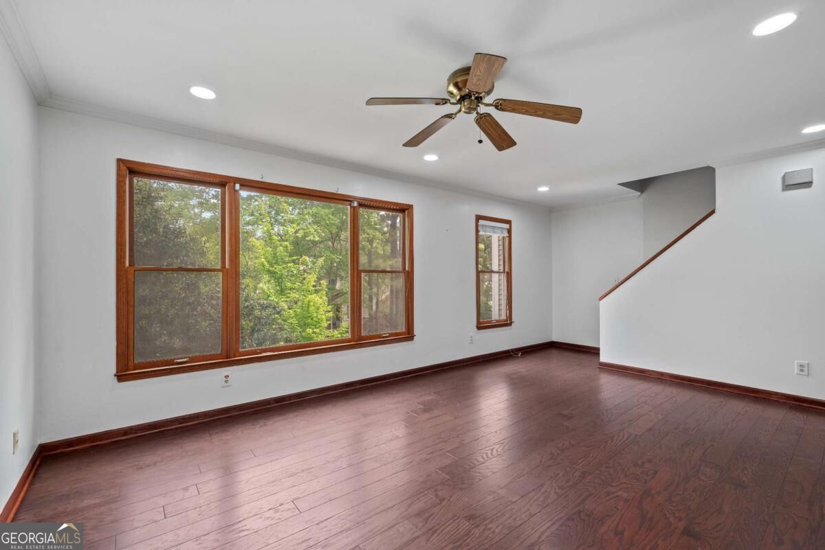 568 Stratford Green Property Photo 10