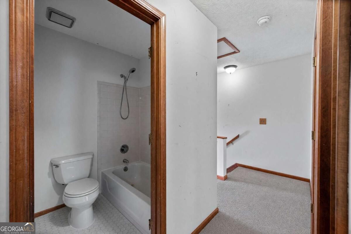 568 Stratford Green Property Photo 13