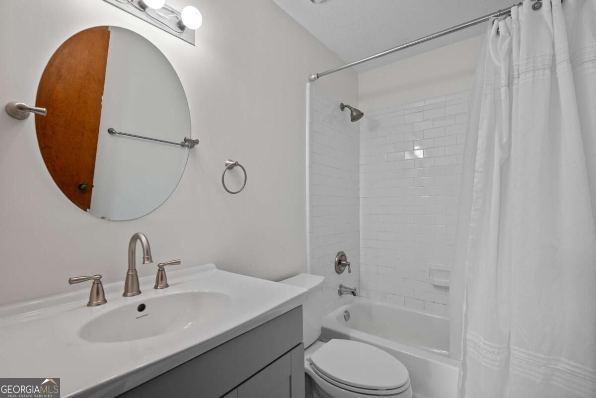568 Stratford Green Property Photo 19