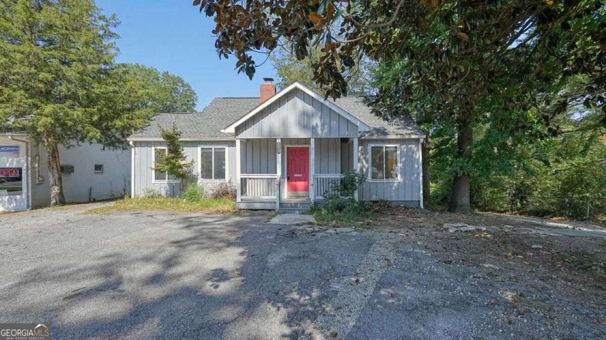 717 Washington Avenue Ne Property Photo 1