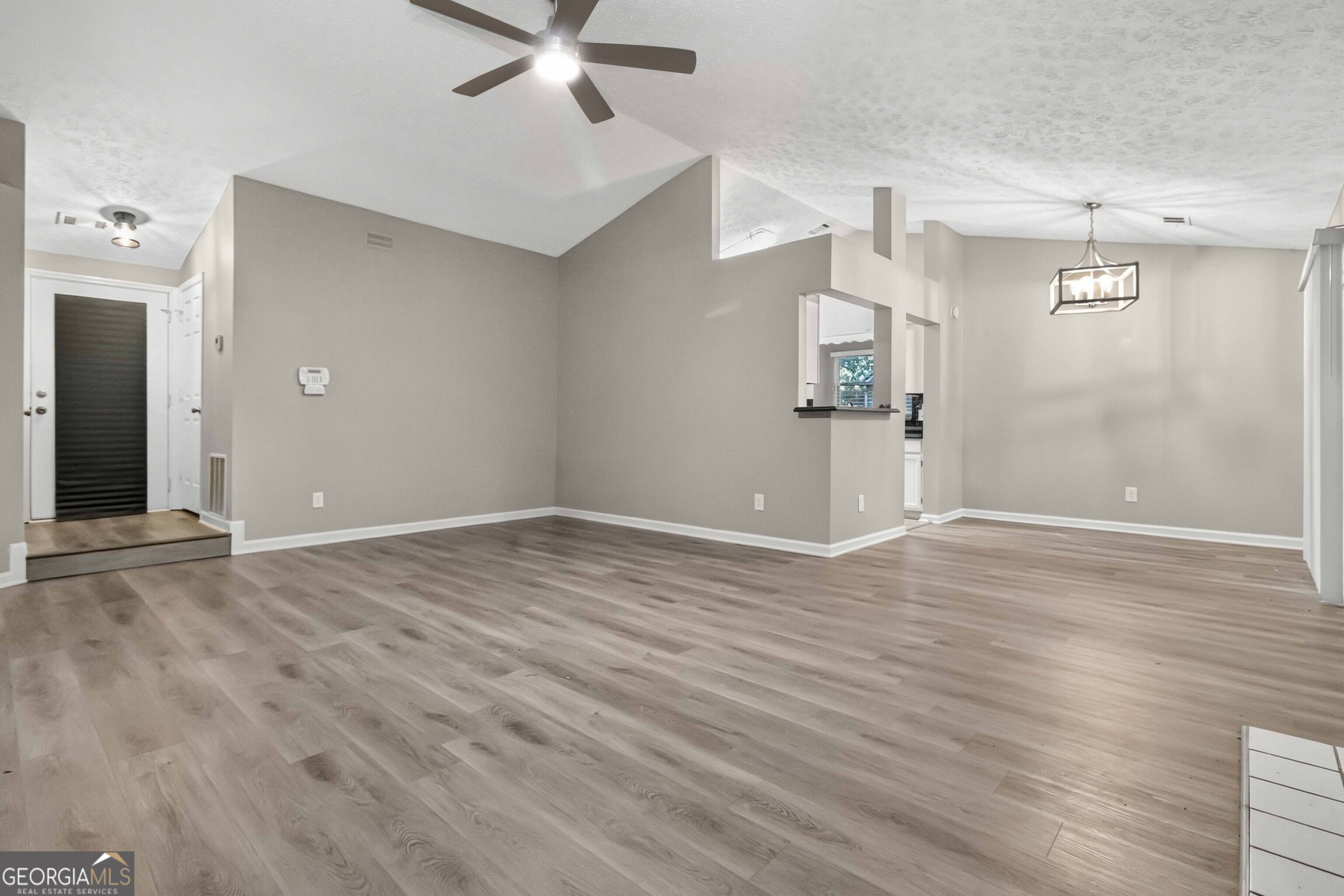 3820 Forsythia Way Property Photo 8