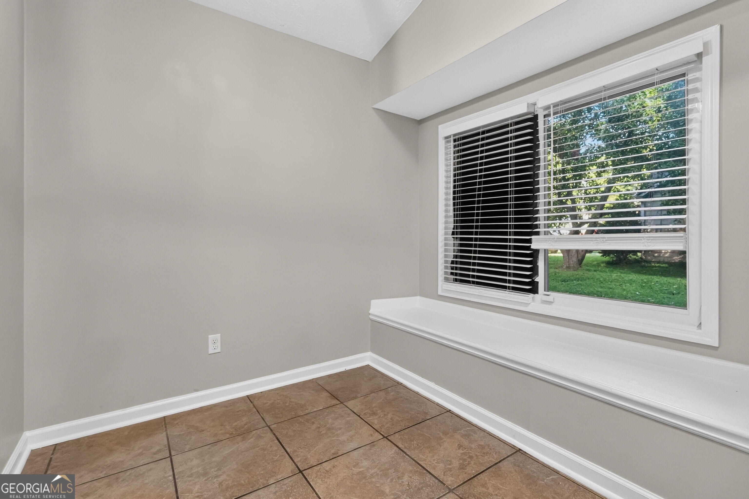 3820 Forsythia Way Property Photo 11