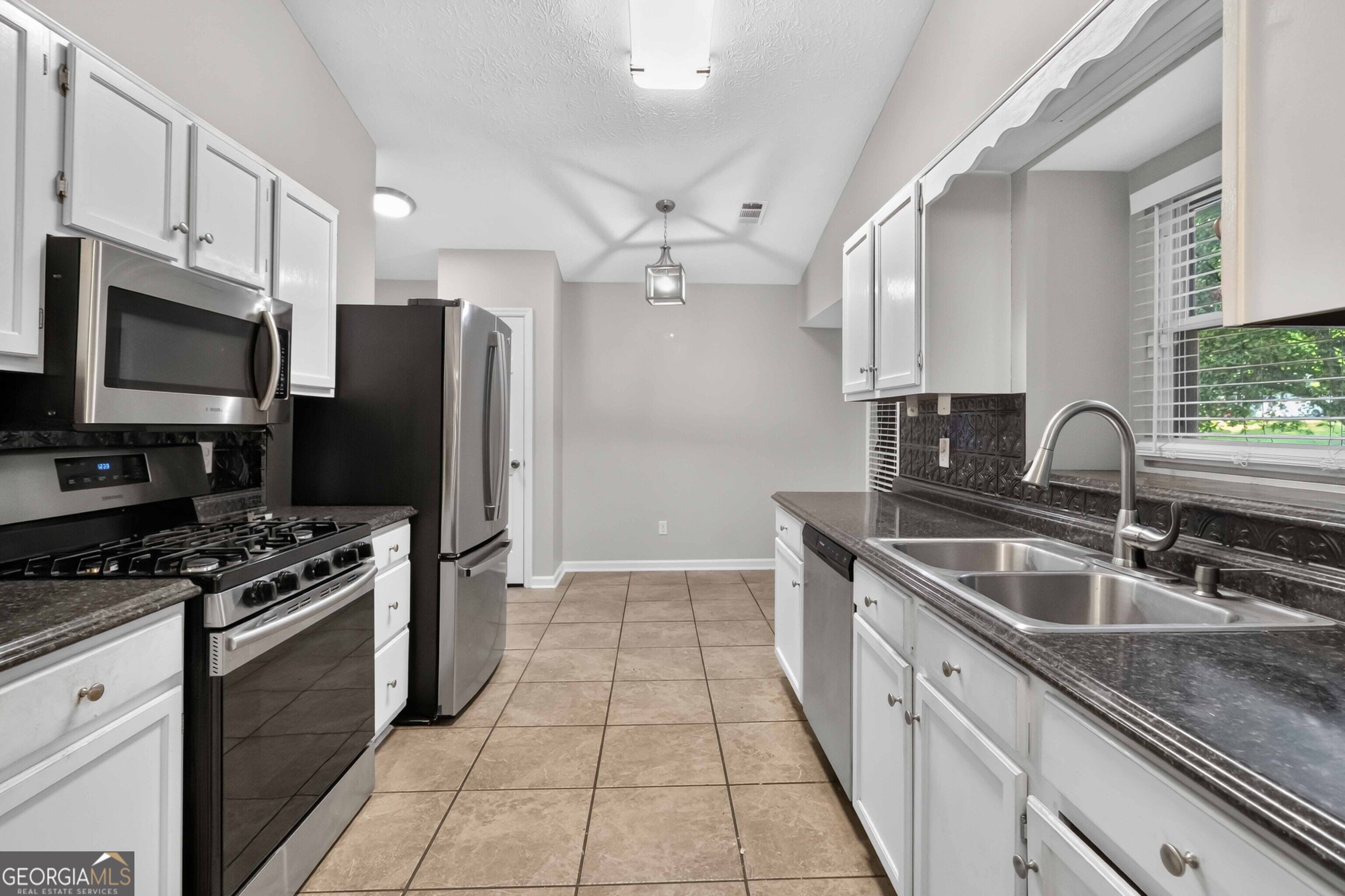 3820 Forsythia Way Property Photo 16