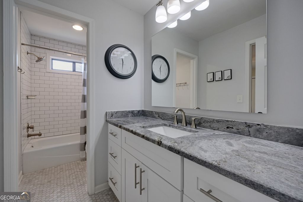 4728 Stirling Court Ne Property Photo 20