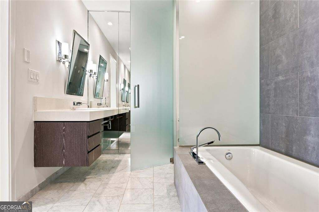 45 Ivan Allen Jr Boulevard Nw # 1808 Property Photo 26