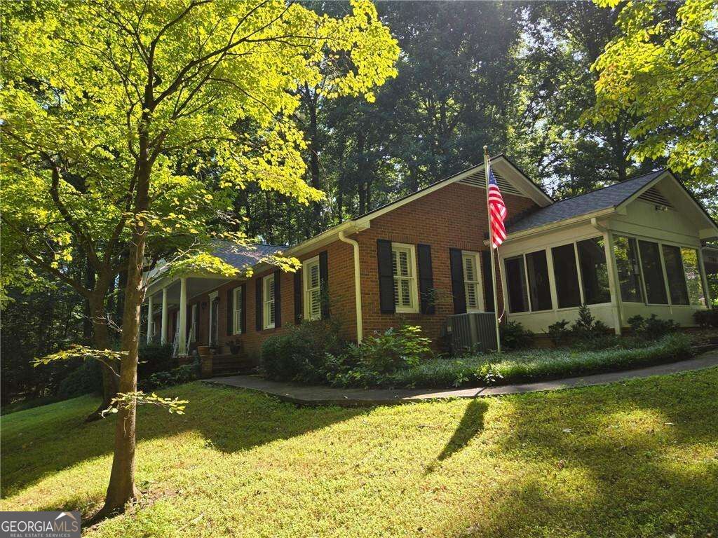 2306 E Cherokee Drive Property Photo 1