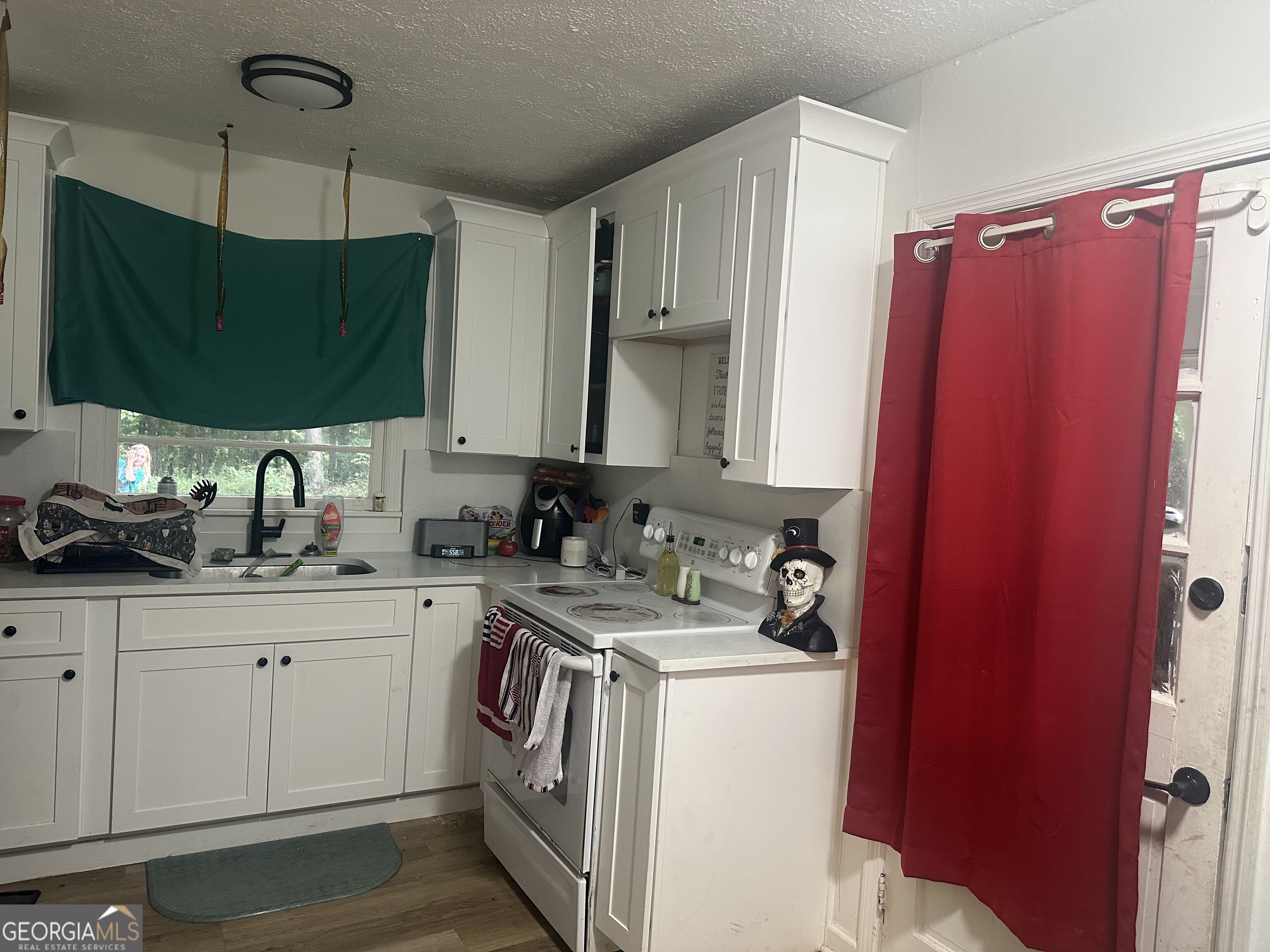 35 Collins Road Property Photo 11