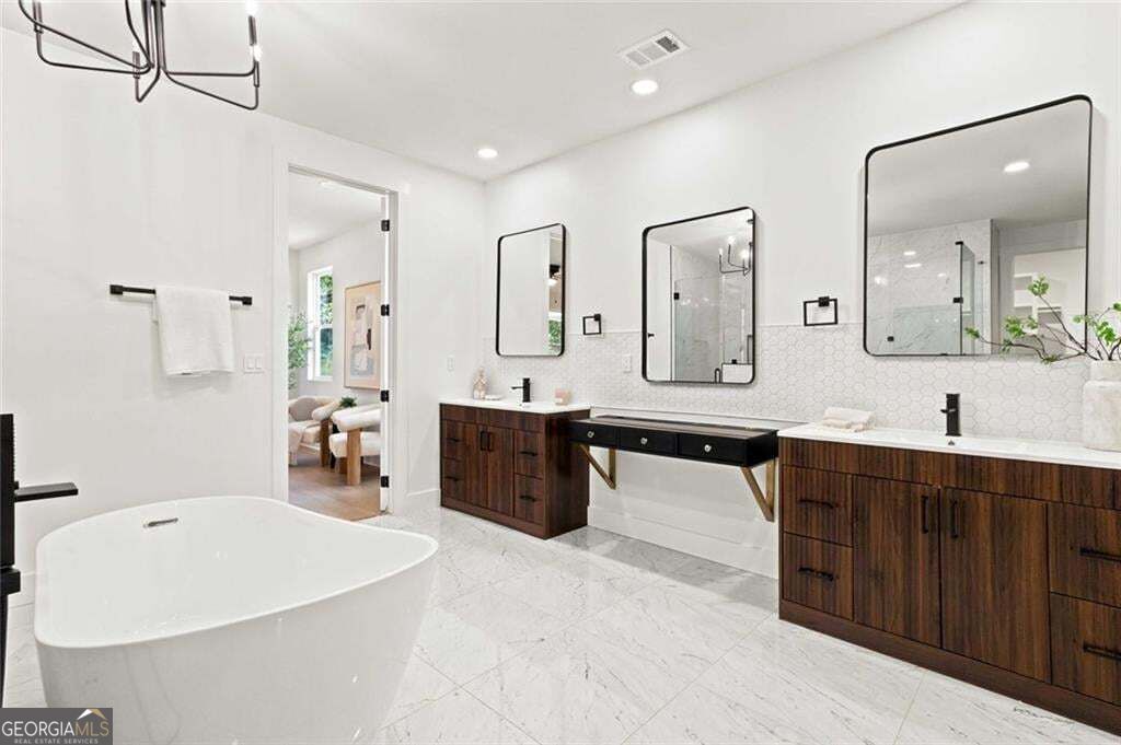 1731 Cardinal Drive Property Photo 8