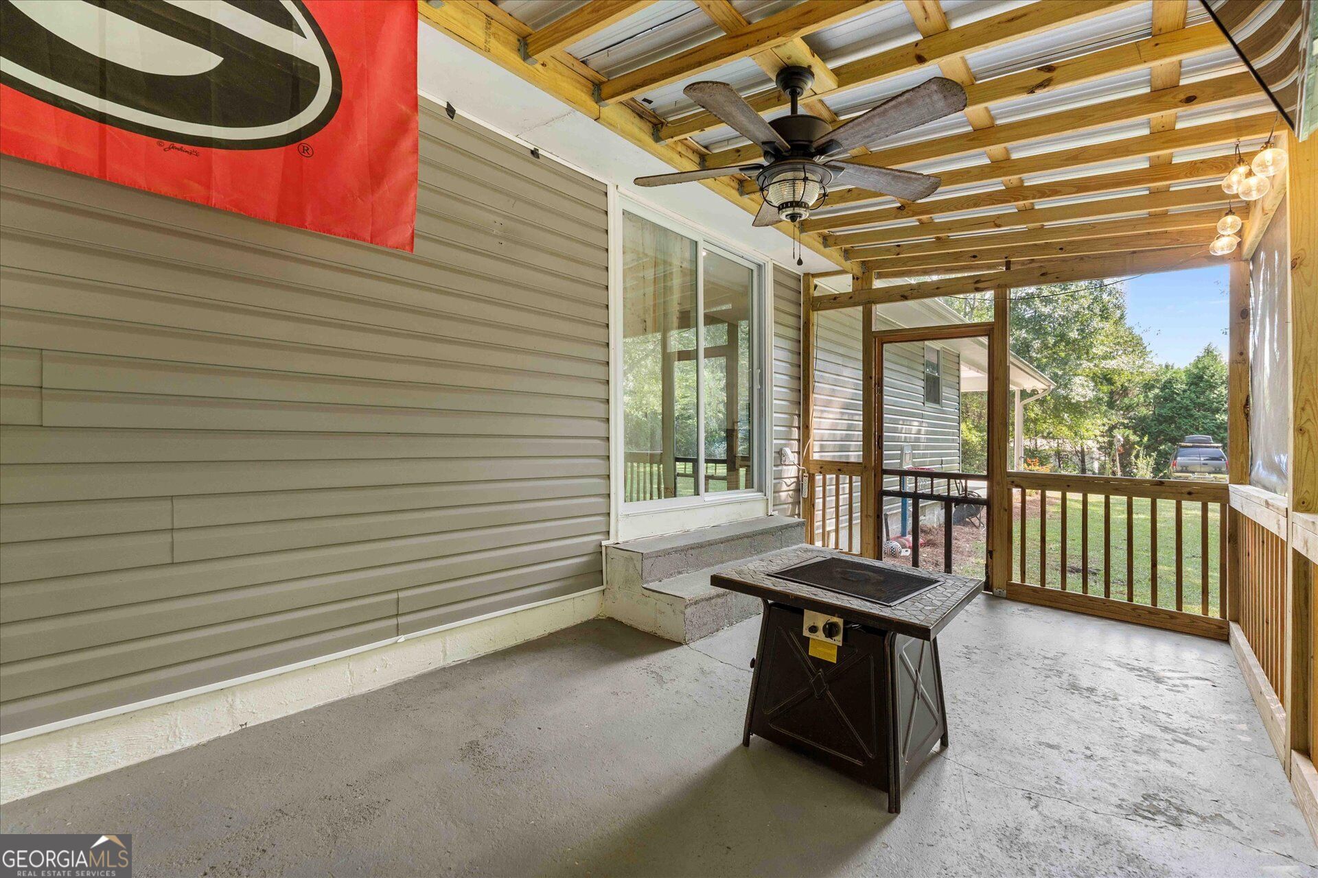 210 Poplar Street Property Photo 29