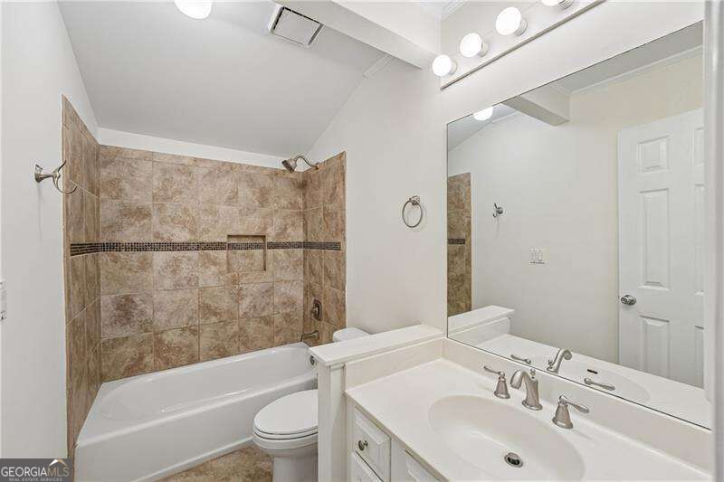 7215 Amberleigh Way Property Photo 38