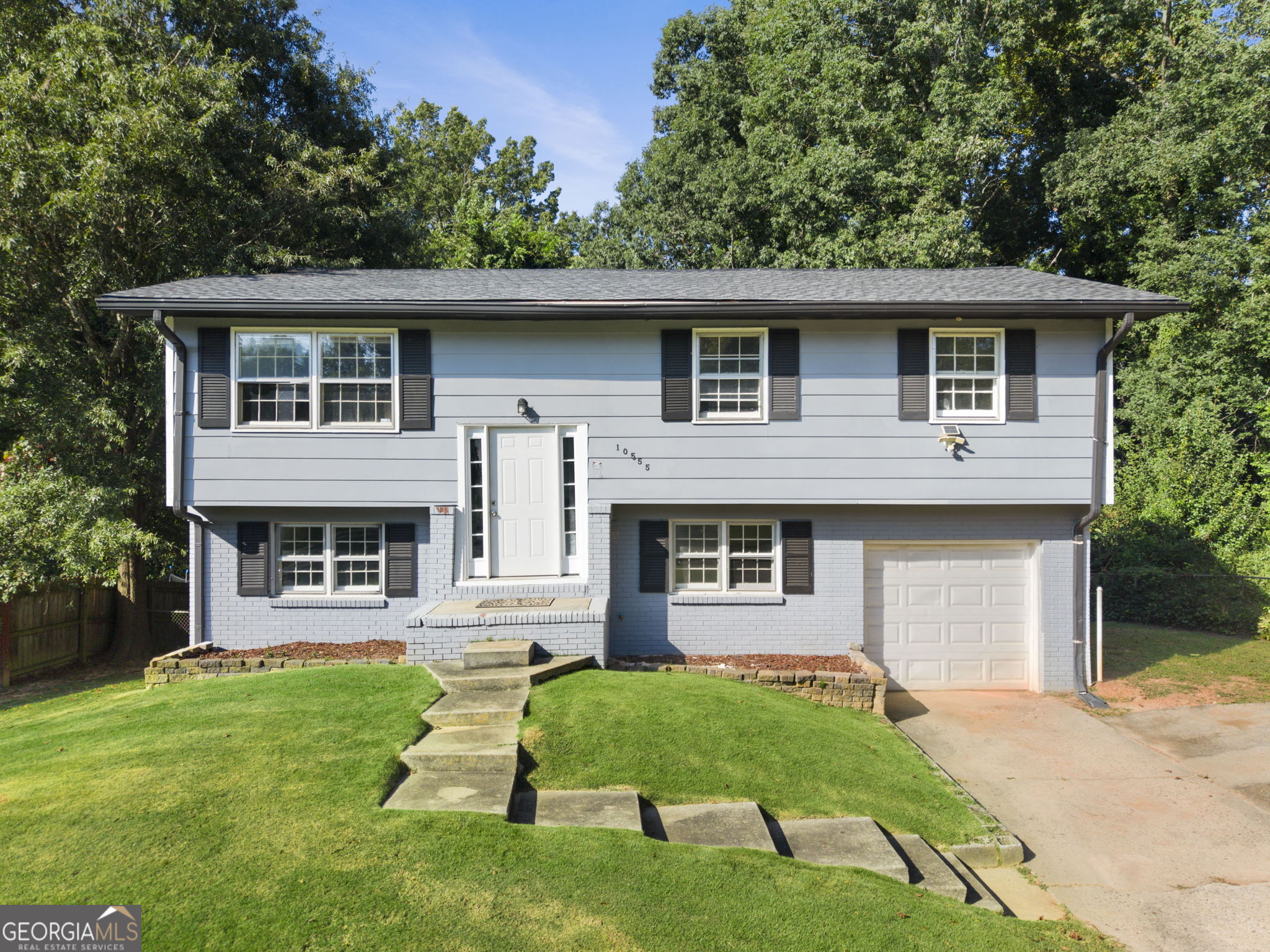 10555 Thrasher Road Property Photo 1