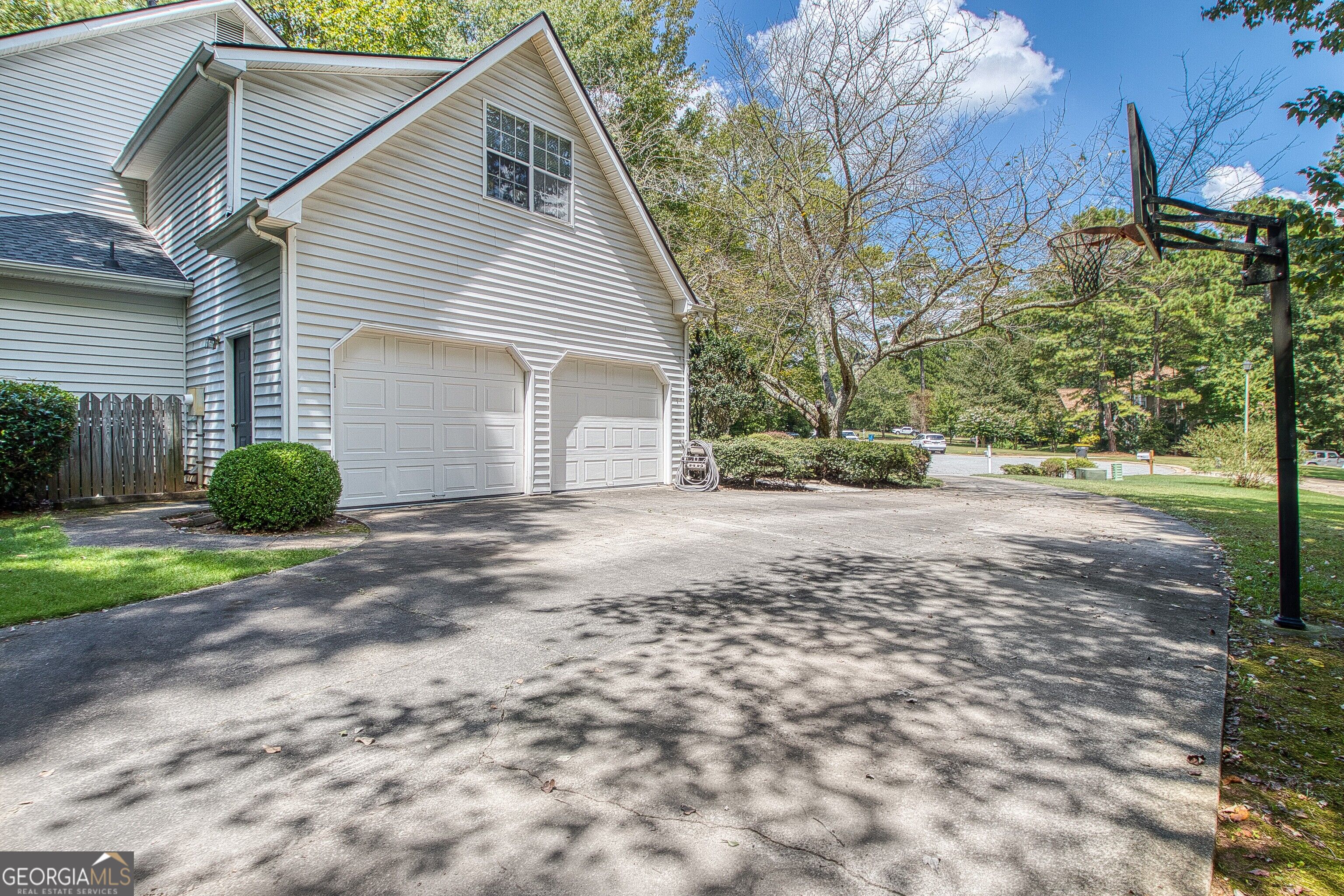 1012 Sterling Point Property Photo 4