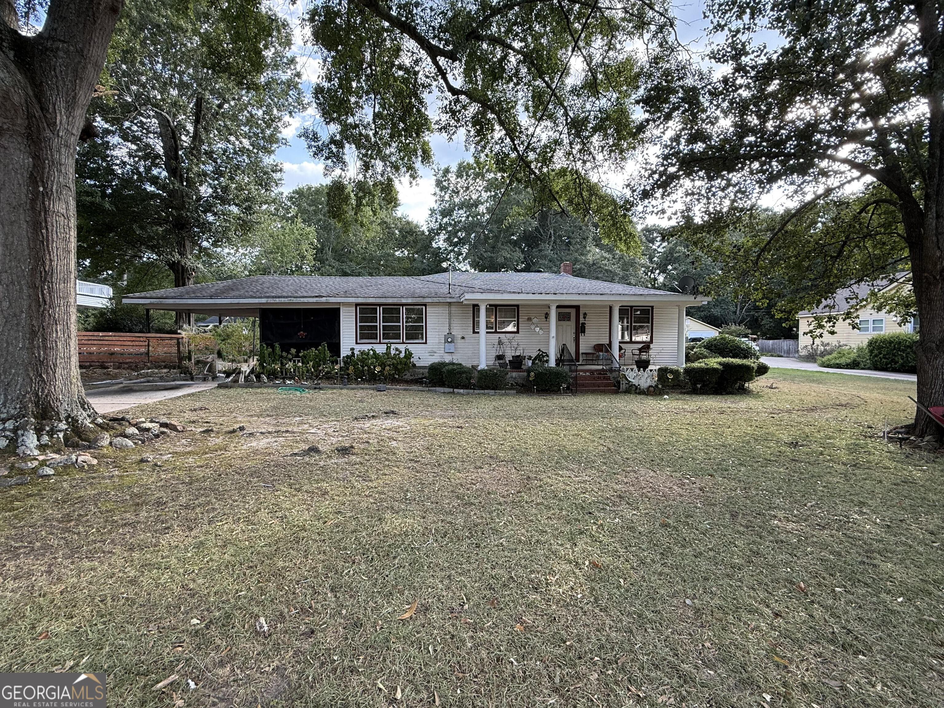 279 W Tate Street Property Photo 1
