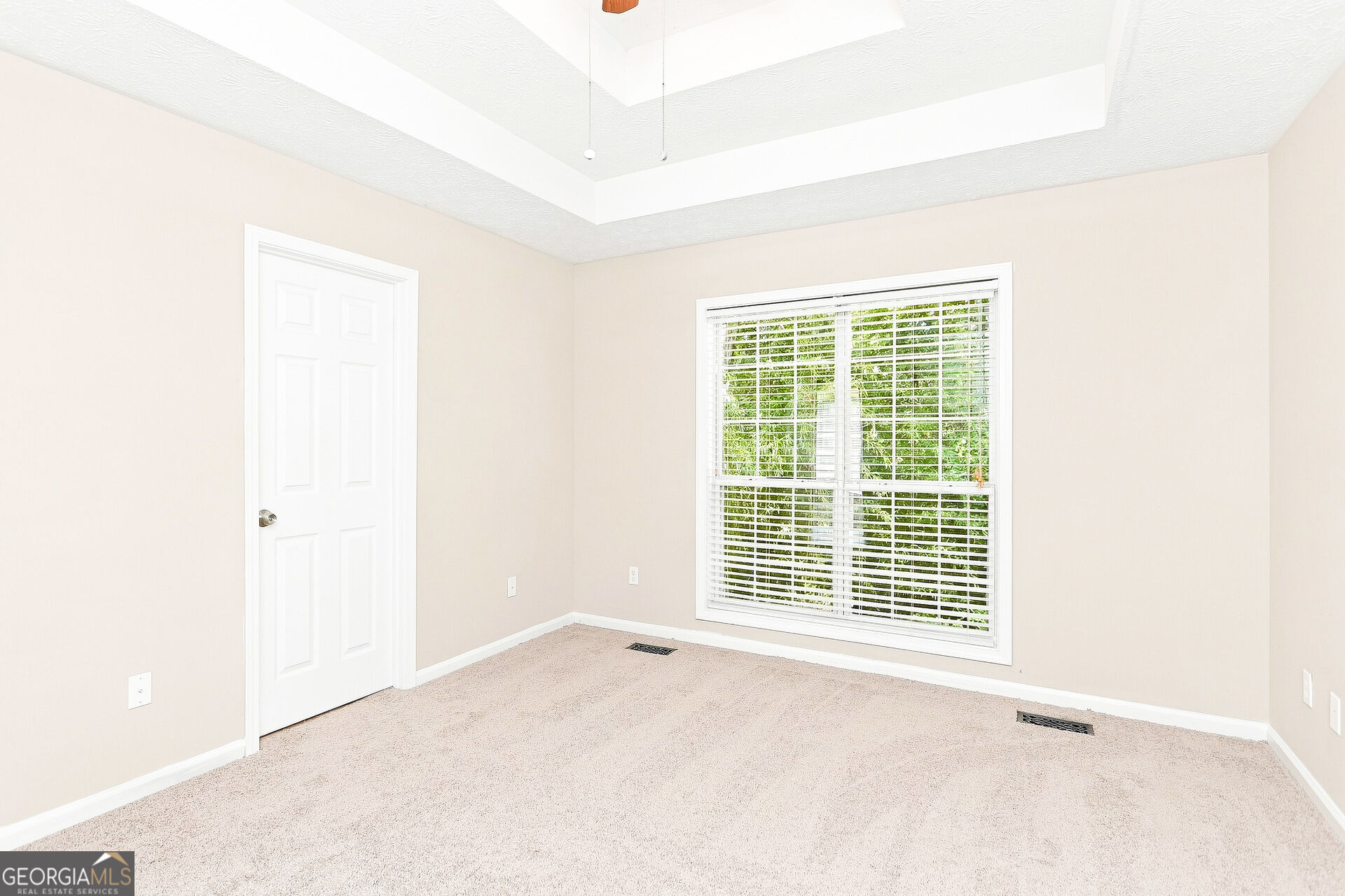 4876 Hunt Club Drive Property Photo 9