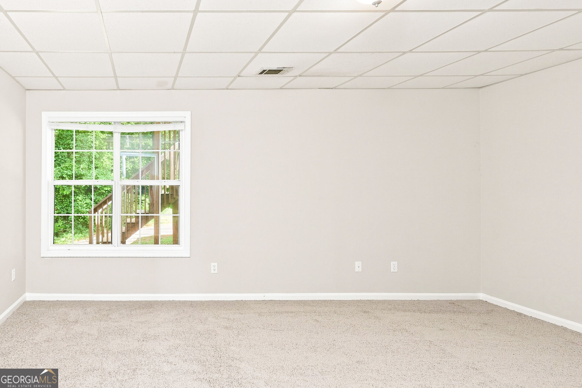 4876 Hunt Club Drive Property Photo 10