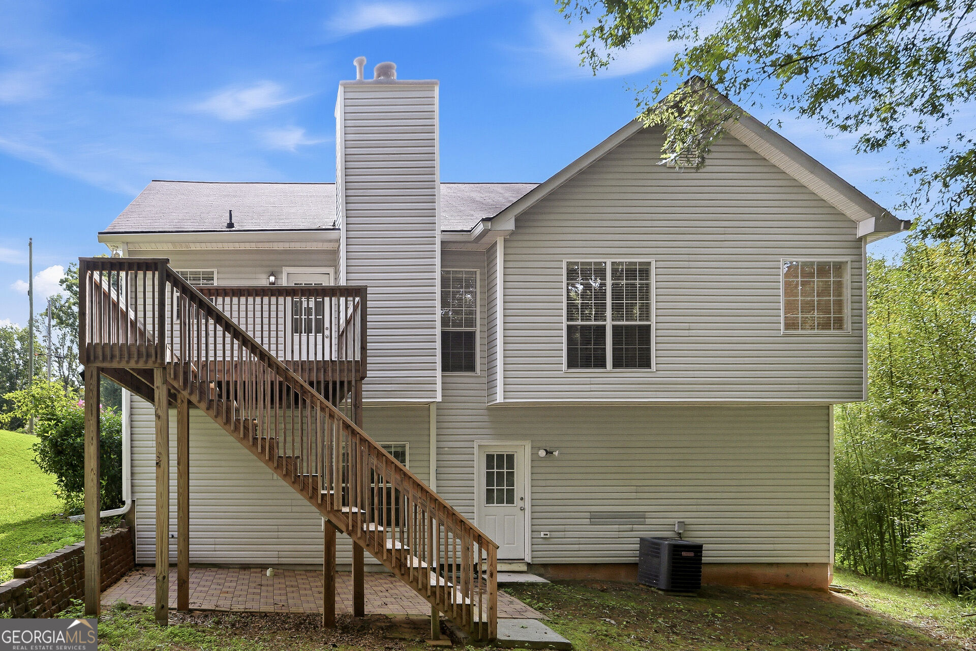 4876 Hunt Club Drive Property Photo 17