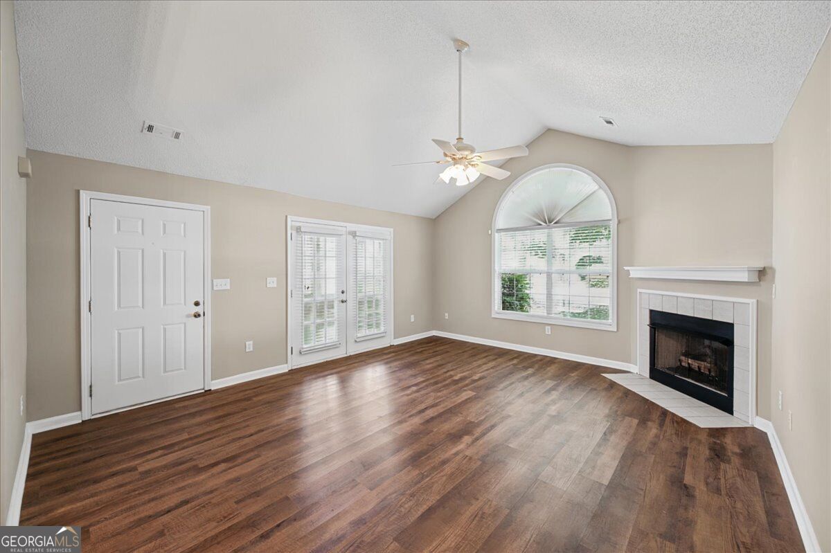 1862 Kolb Farm Circle Sw Property Photo 8