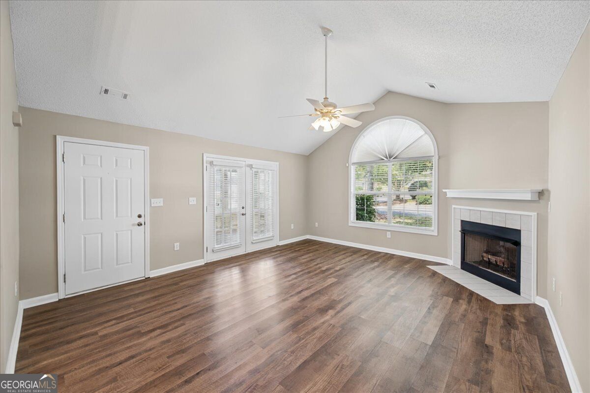 1862 Kolb Farm Circle Sw Property Photo 9