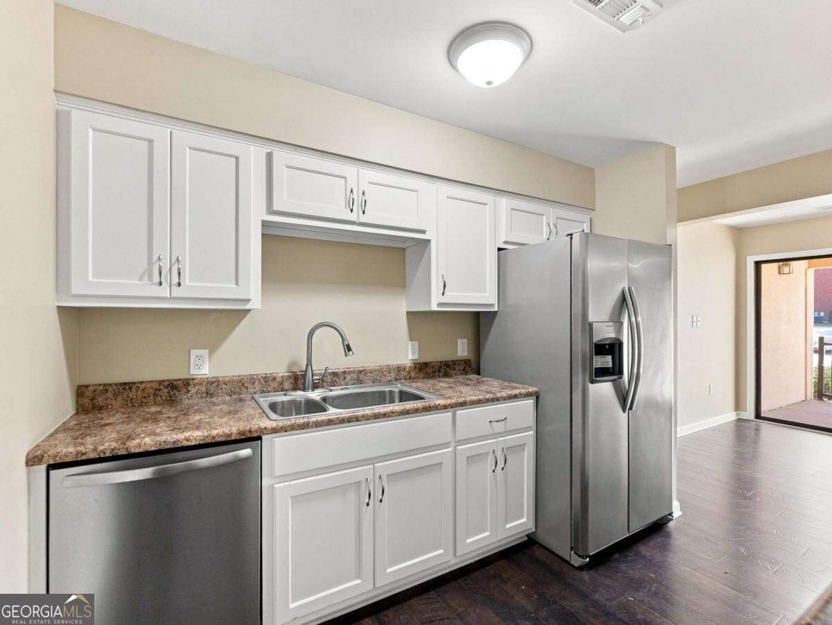 605 Candler Street # 10 Property Photo 12