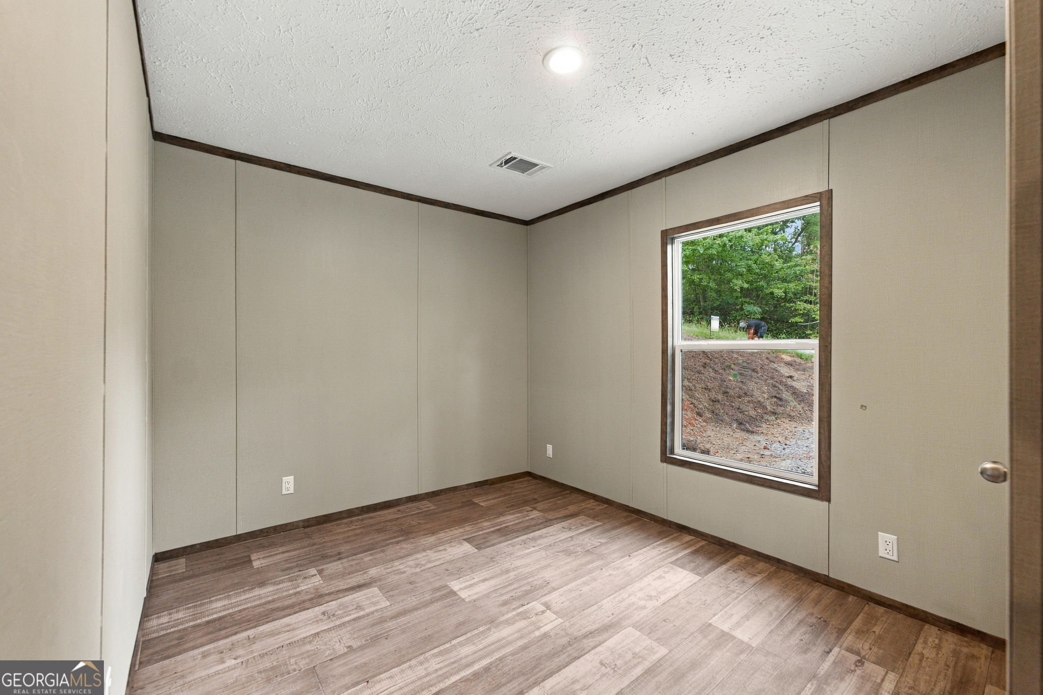 277 Eden Woods Property Photo 32